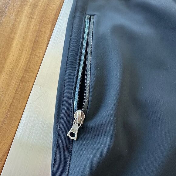 Elie Tahari black techno fabric pants size 6 - Picture 3 of 12